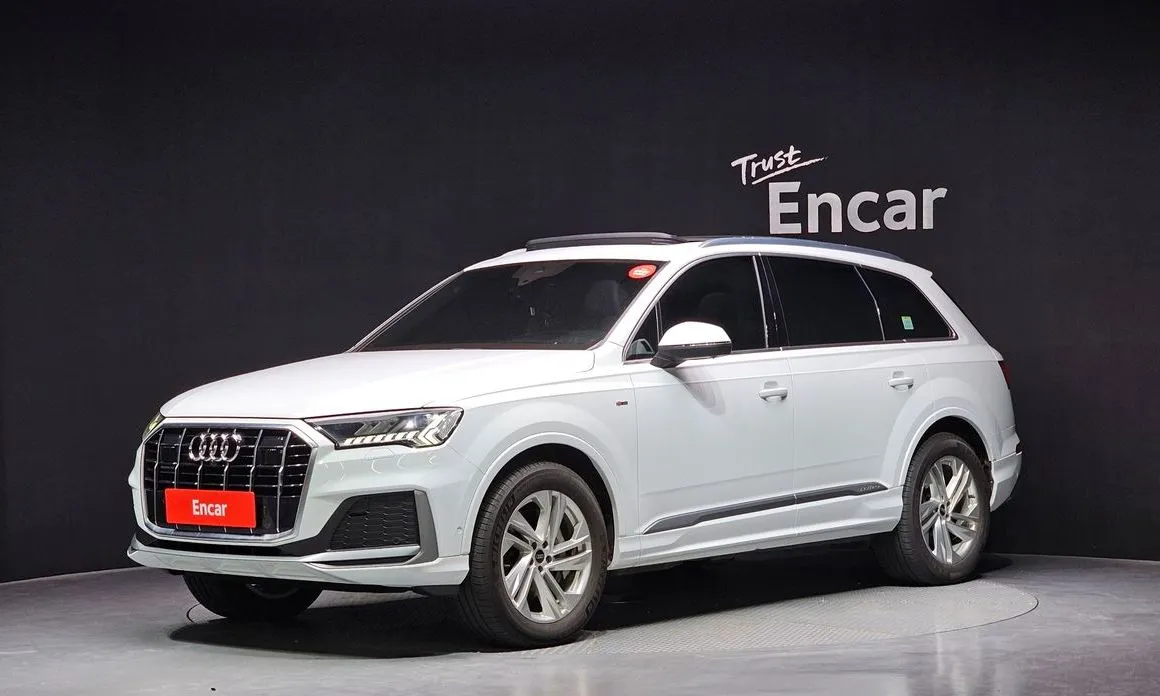 Audi Q7 — фото 1
