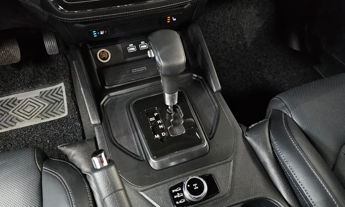 KG Mobility (Ssangyong) Rexton — фото 10