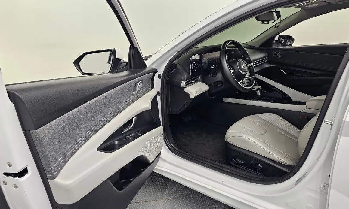 Hyundai AVANTE — фото 3