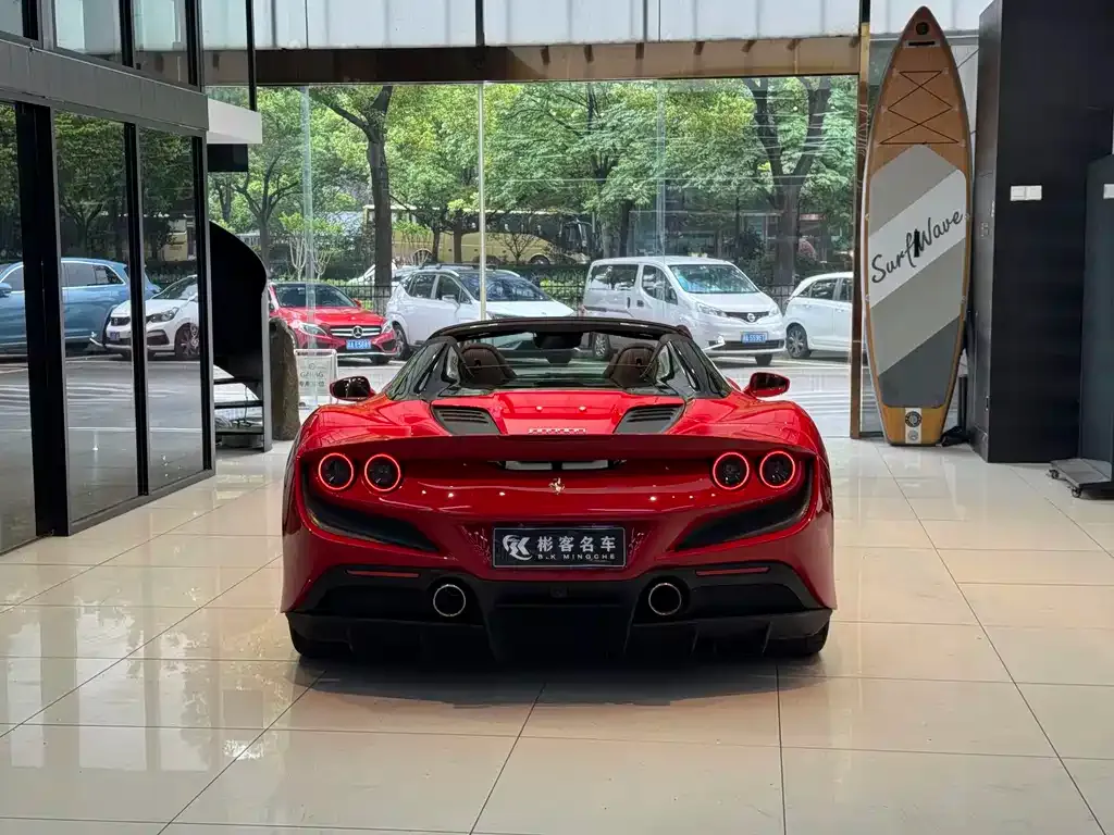 Ferrari F8 — фото 9