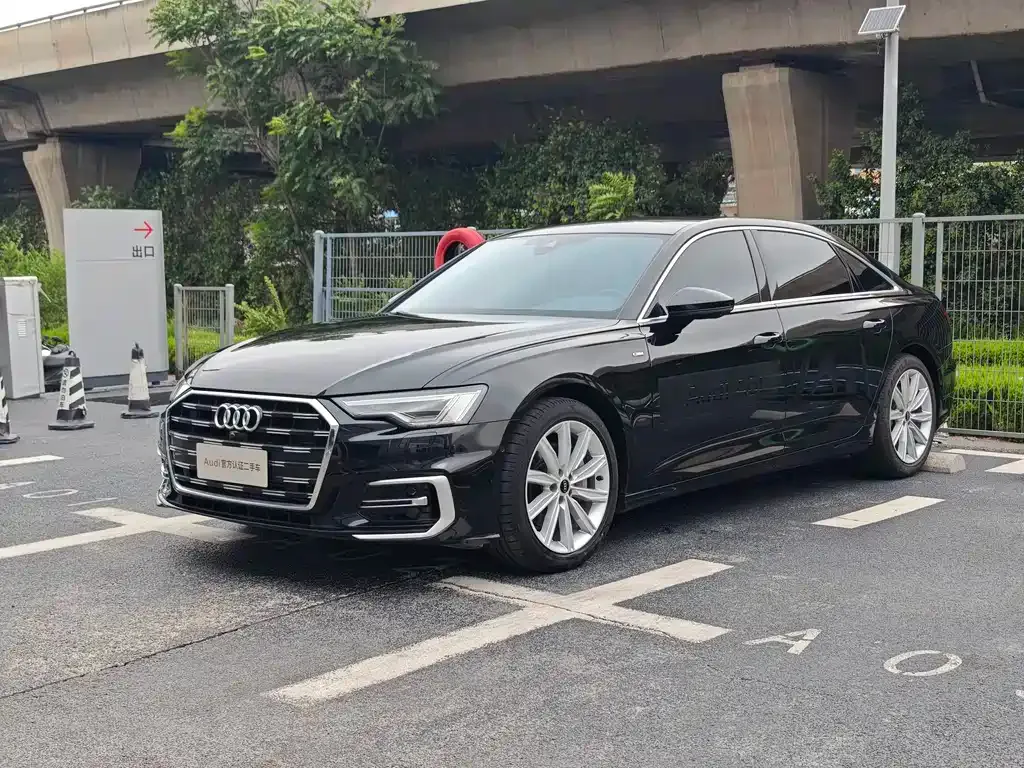 Audi A6L — фото 1