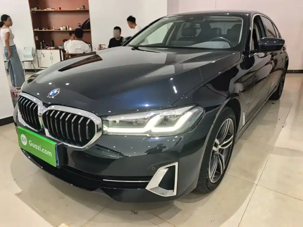 BMW 5 Series — фото 1