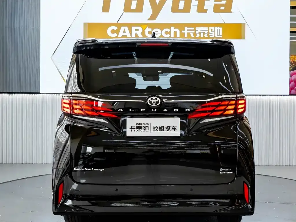 Toyota Alphard — фото 3