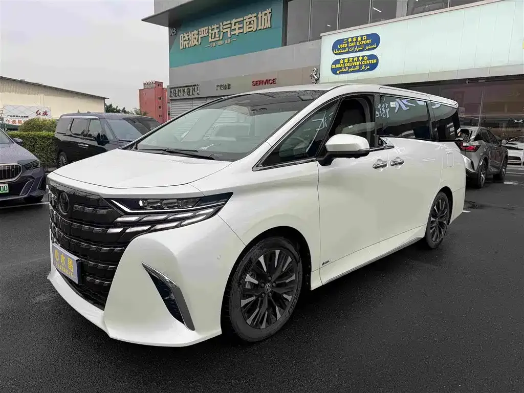 Toyota Alphard — фото 2