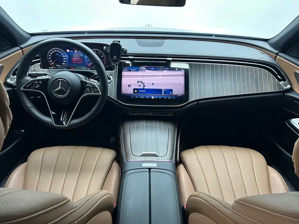 Mercedes-Benz E-Class — фото 5