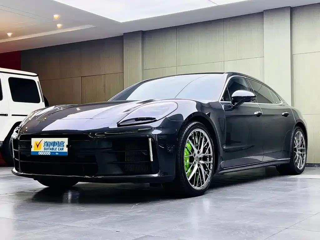 Porsche Panamera — фото 1