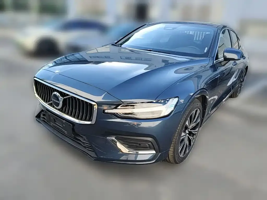 Volvo S60 — фото 1