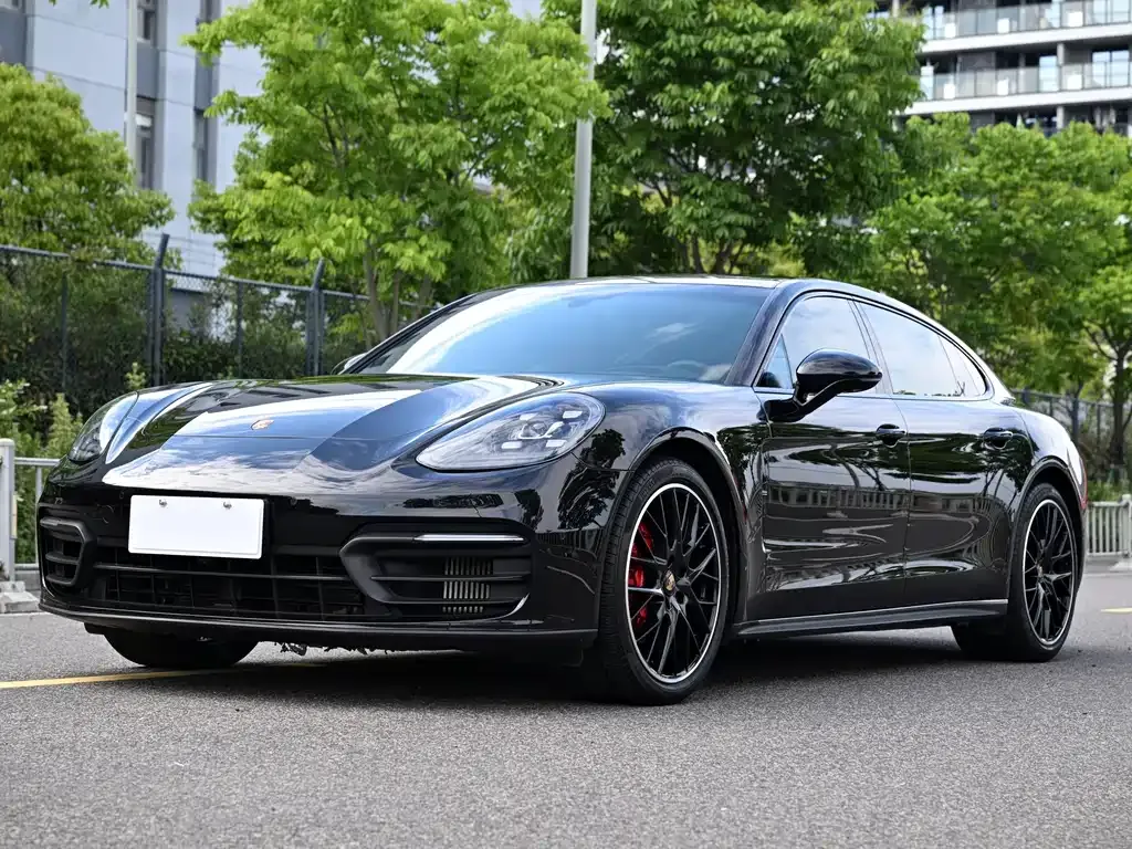 Porsche Panamera — фото 1