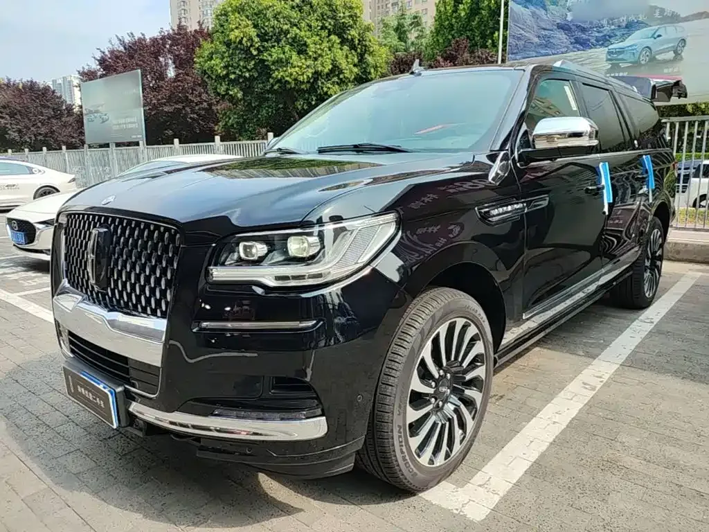 Lincoln Navigator — фото 1