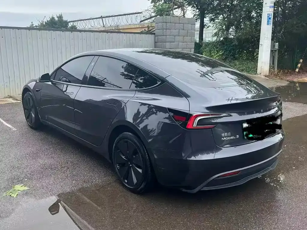 Tesla Model 3 — фото 8