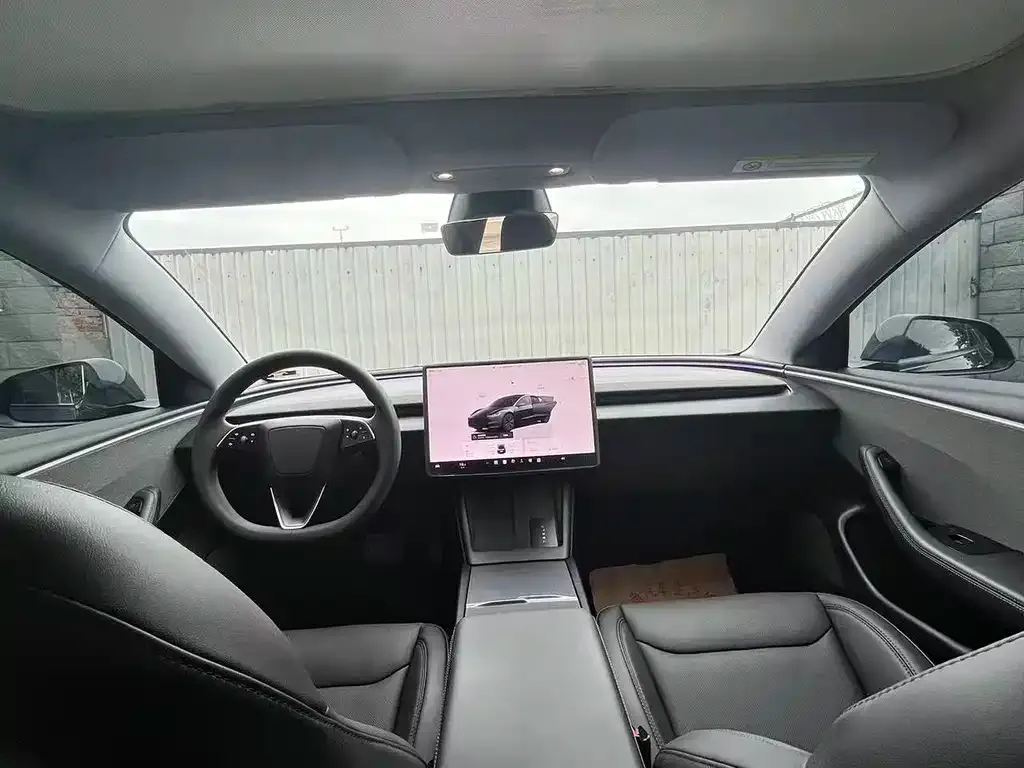 Tesla Model 3 — фото 4