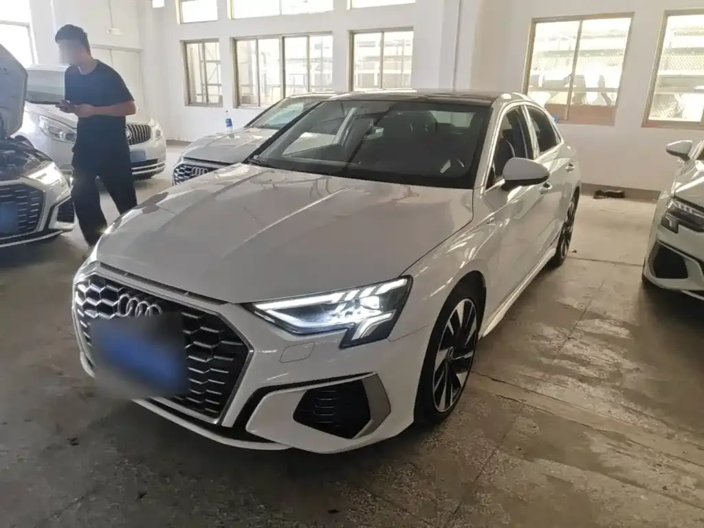 Audi A3 — фото 1