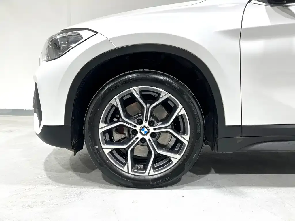 BMW X1 — фото 9