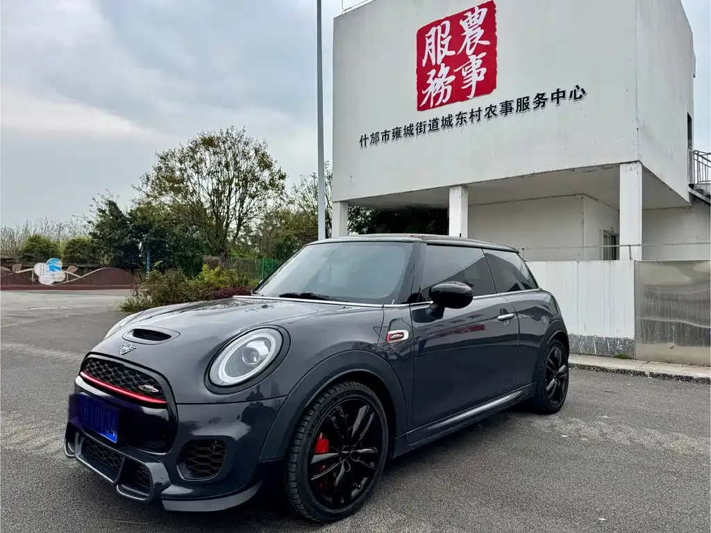 MINI JCW (John Cooper Works) — фото 1