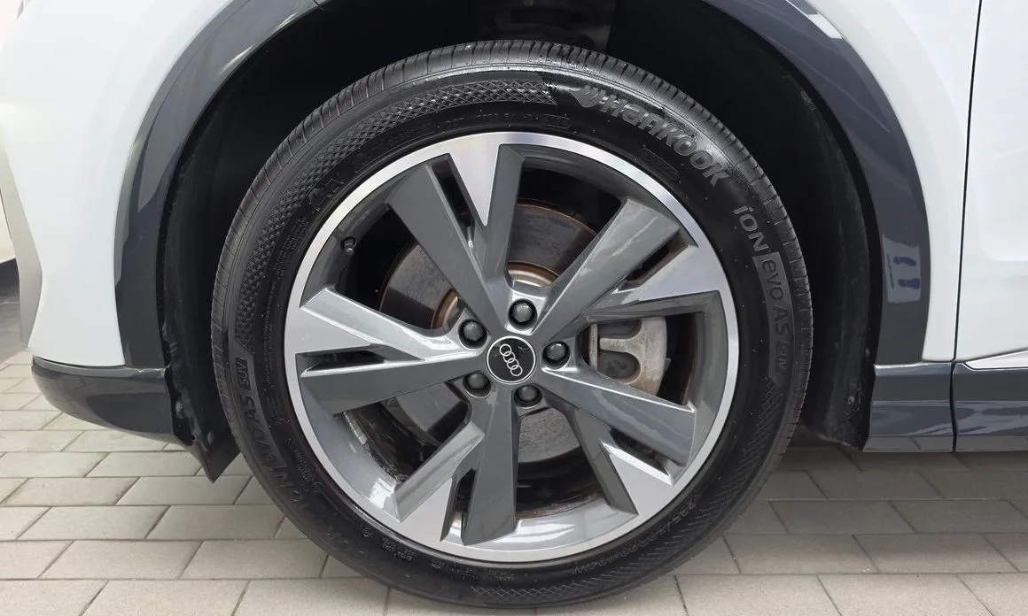 Audi Q4 e-tron — фото 10