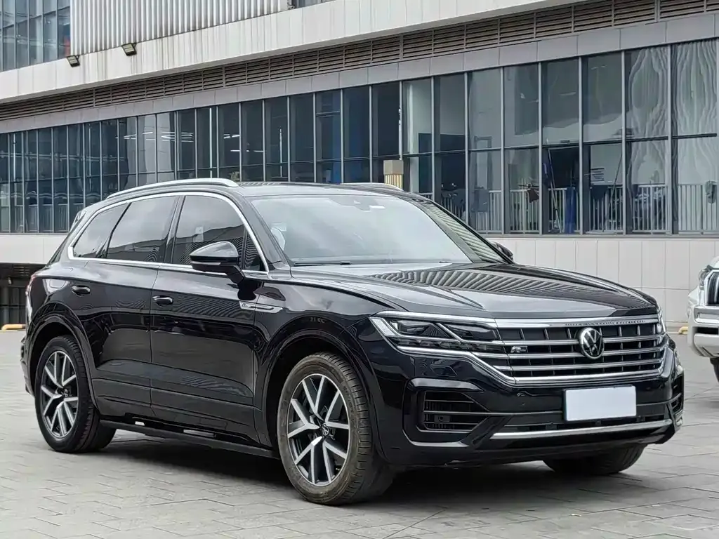 Volkswagen Touareg — фото 7
