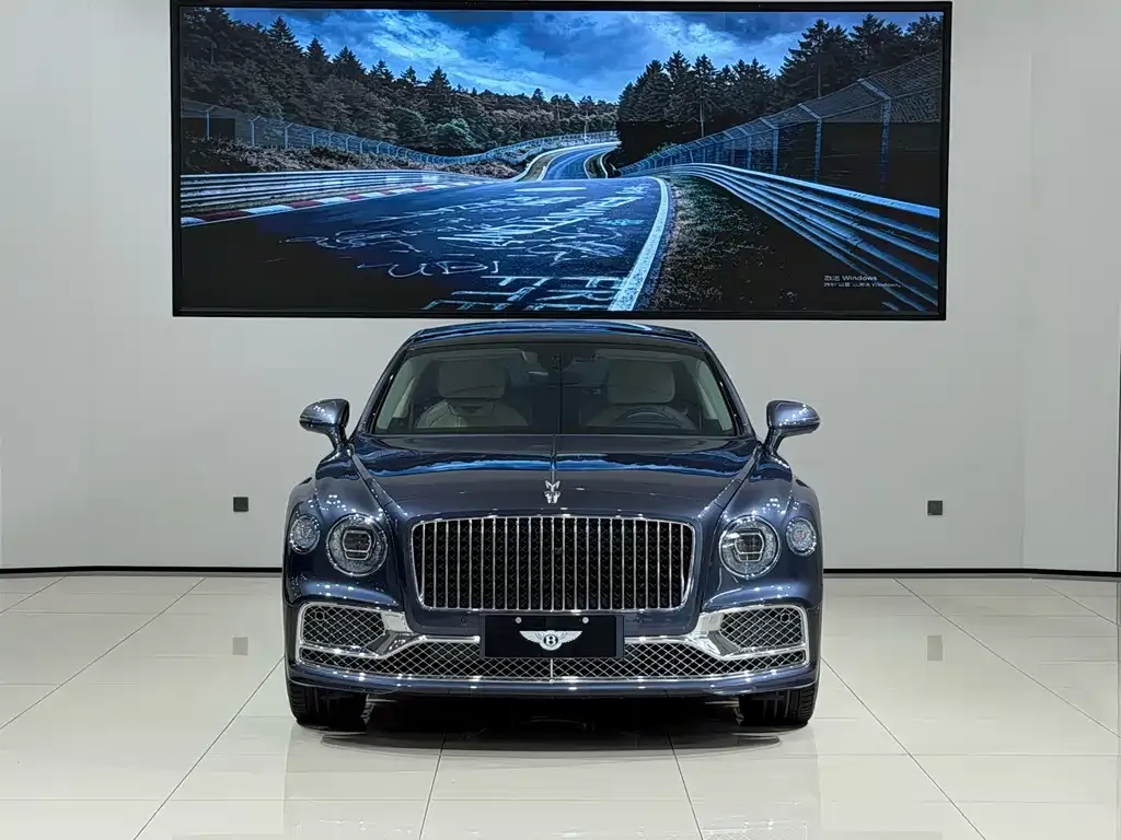 Bentley Flying Spur PHEV — фото 4