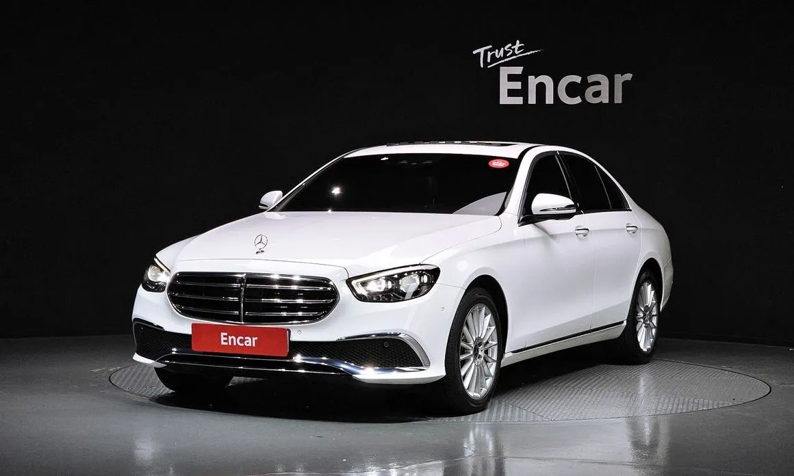 Mercedes-Benz E-Class — фото 1