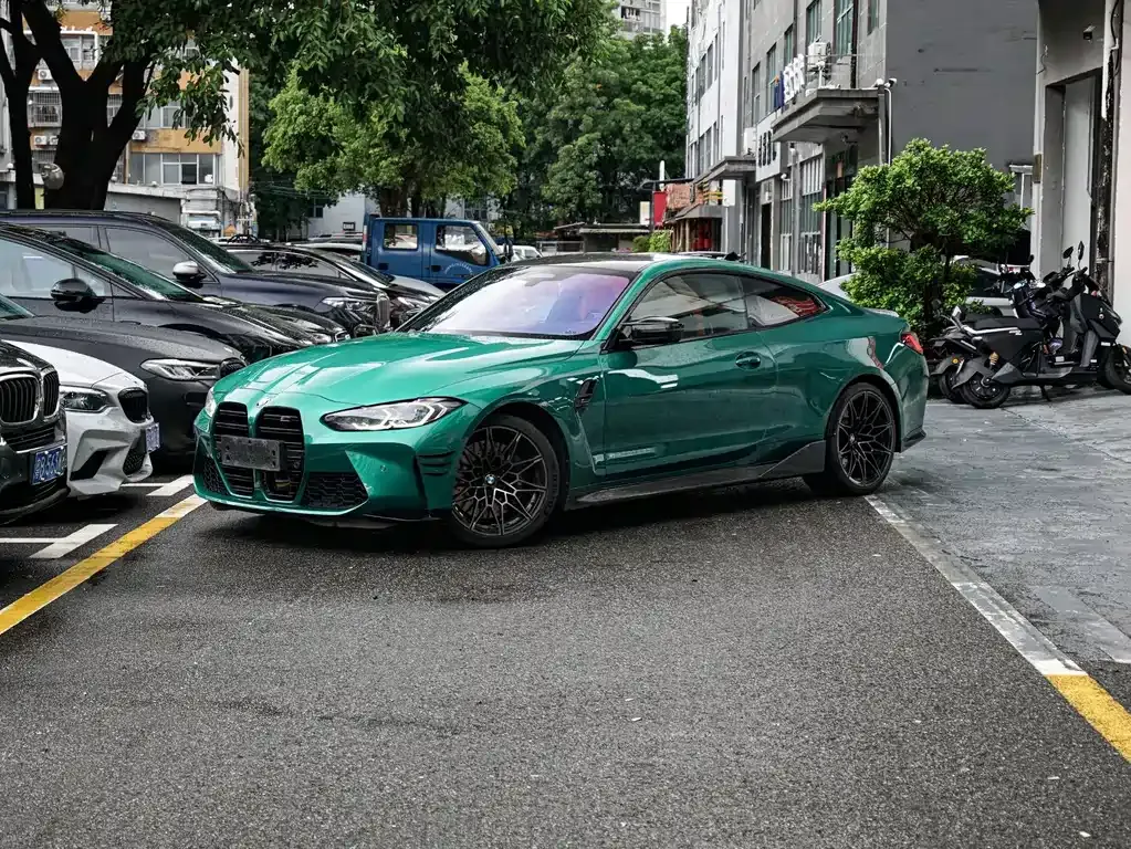 BMW M4 — фото 1