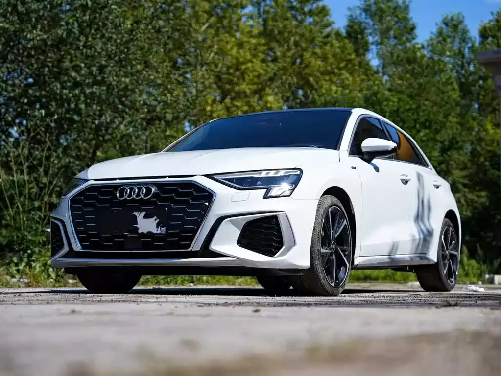 Audi A3 — фото 1
