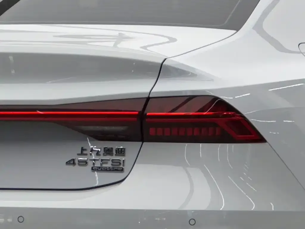 Audi A7L — фото 2
