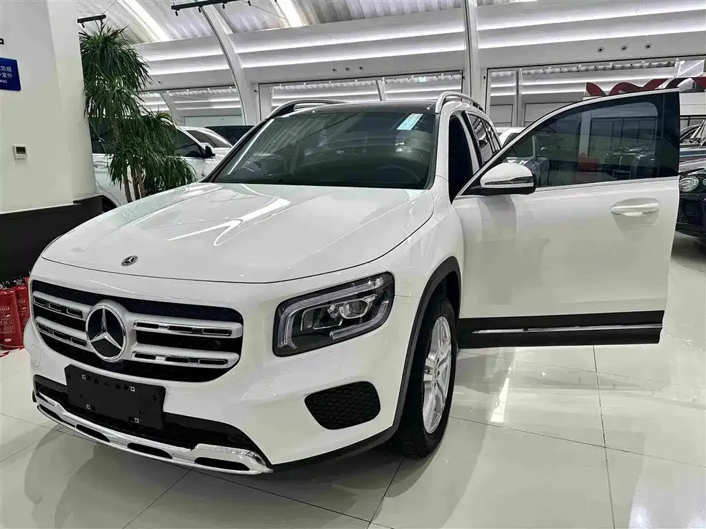 Mercedes-Benz GLB — фото 6
