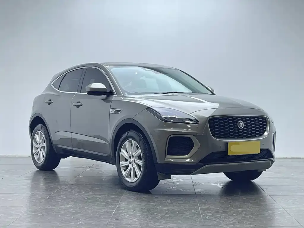 Jaguar E-PACE — фото 5
