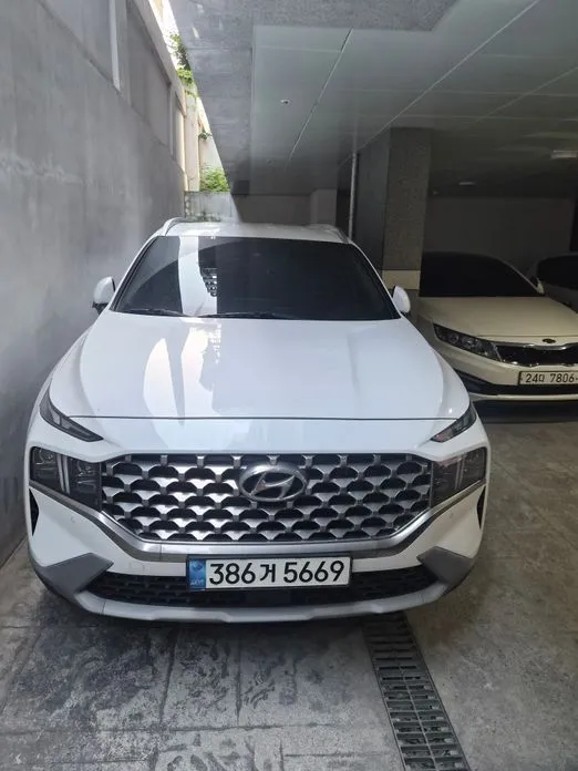 Hyundai Santafe — фото 1