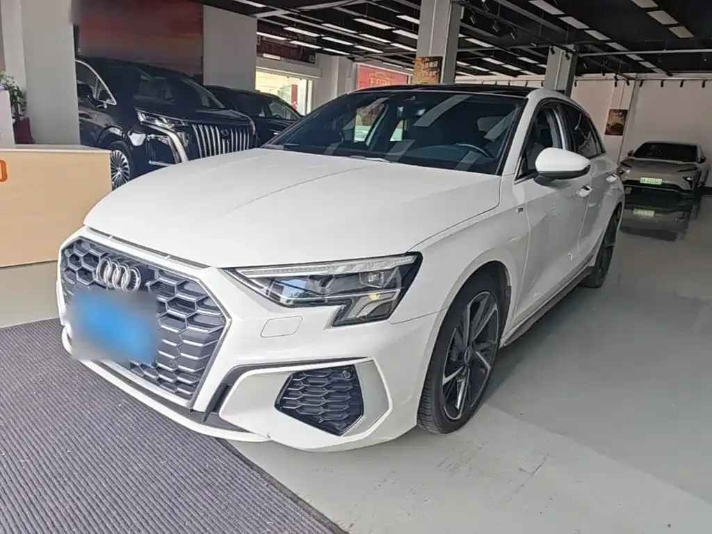 Audi A3 — фото 1