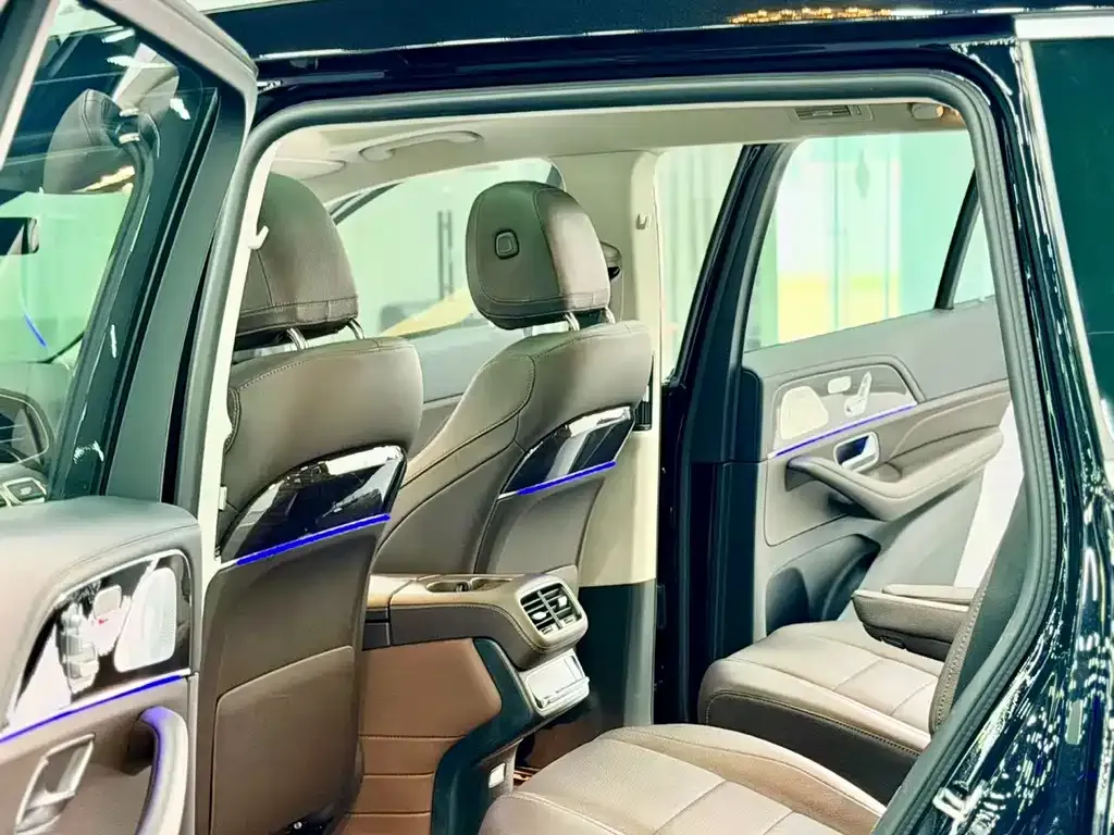 Mercedes-Benz GLS — фото 9