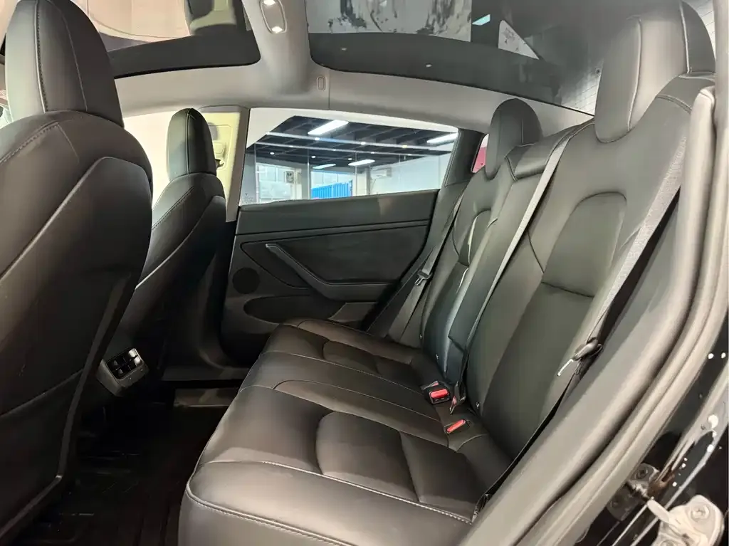 Tesla Model 3 — фото 6