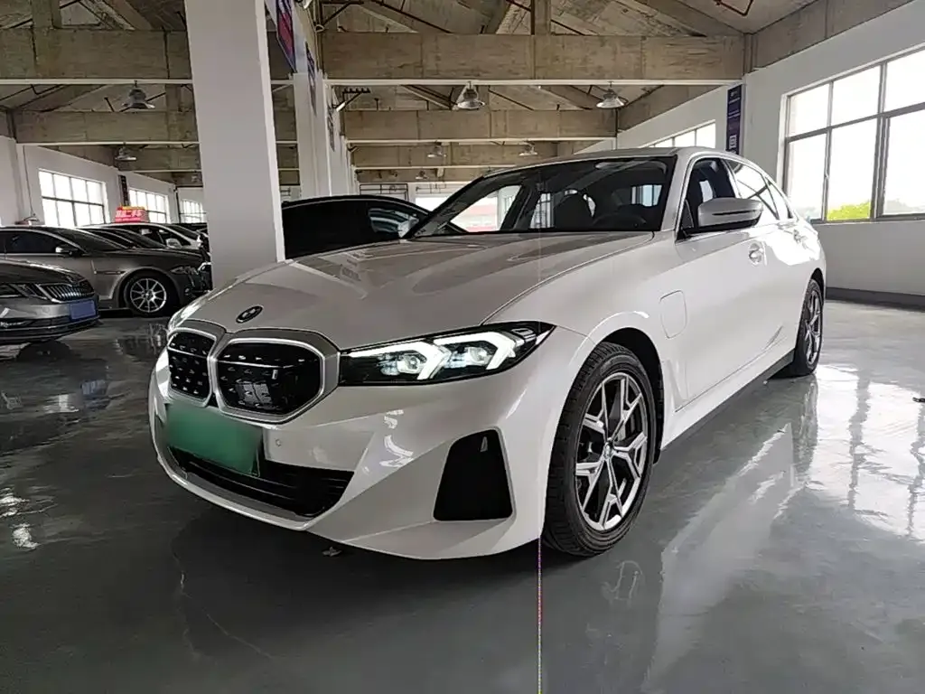 BMW i3 — фото 1