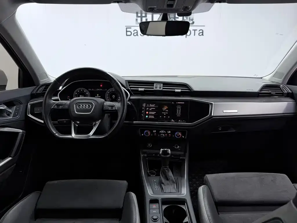 Audi Q3 — фото 10