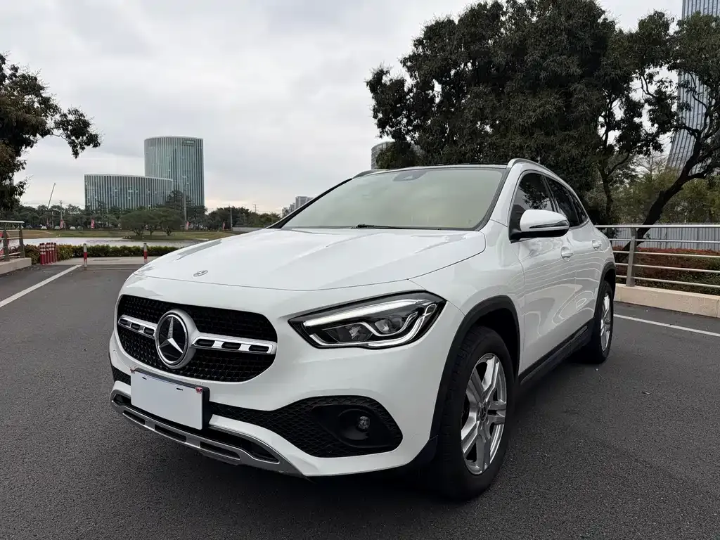 Mercedes-Benz GLA — фото 1