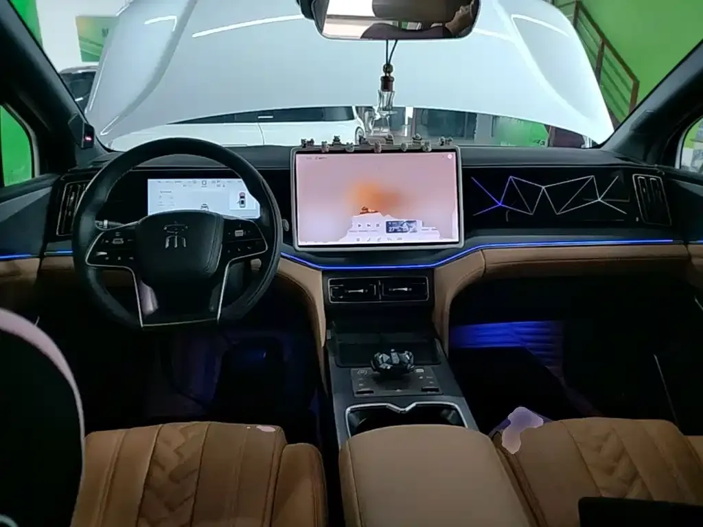 BYD L DM-i — фото 3