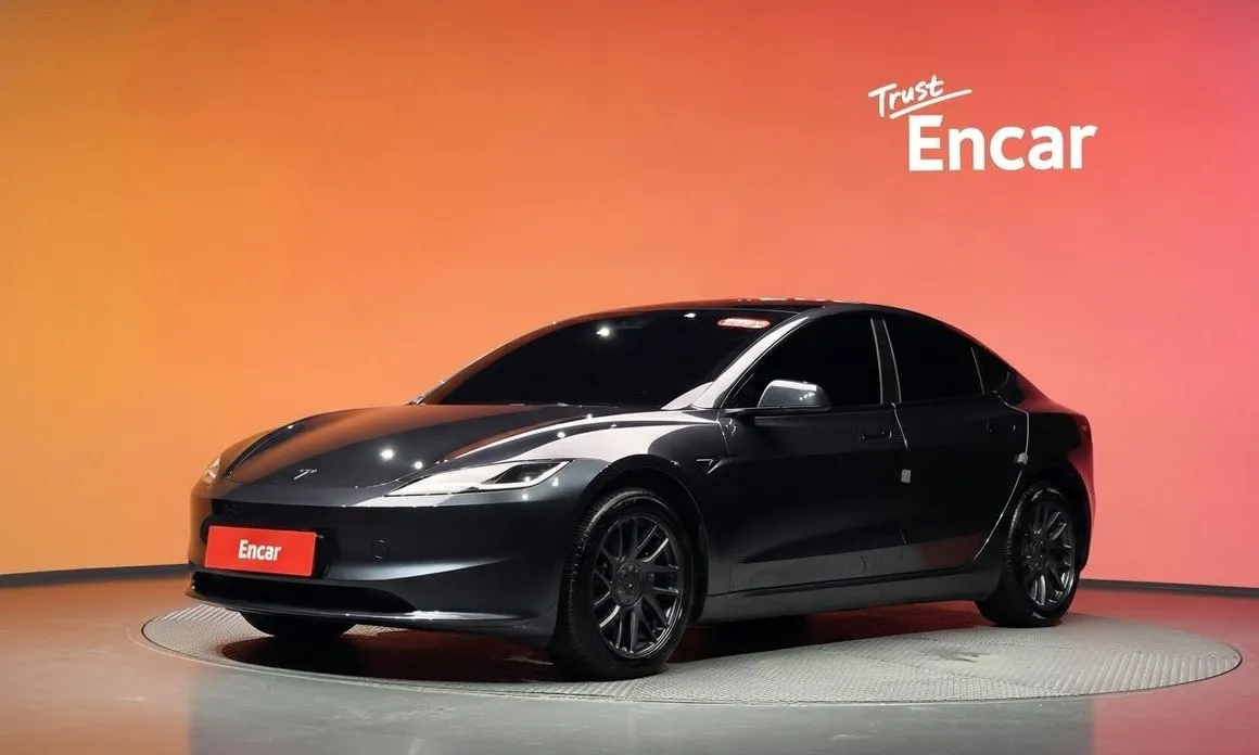 Tesla Model 3 — фото 1