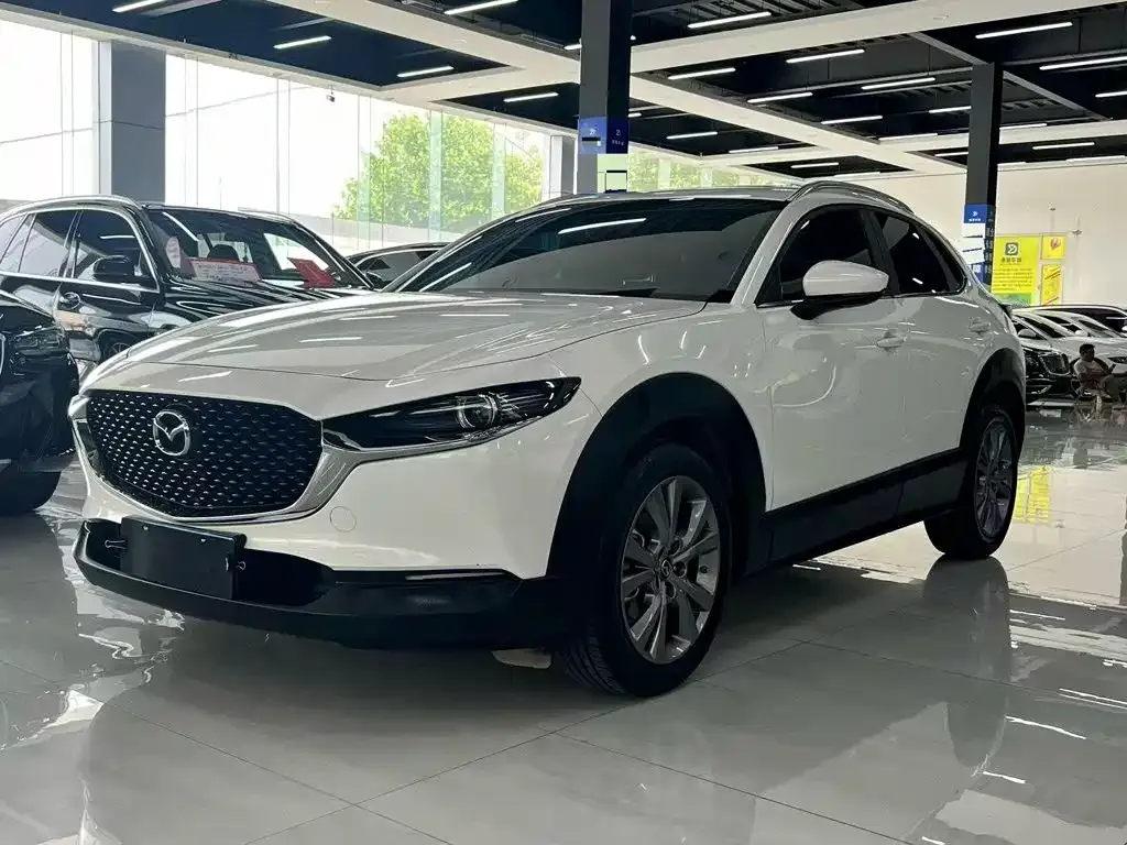 Mazda CX-30 — фото 1