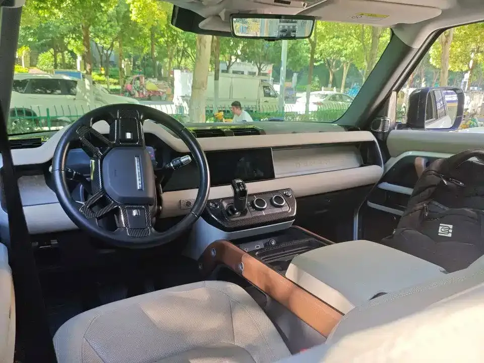 Land Rover Defender — фото 4