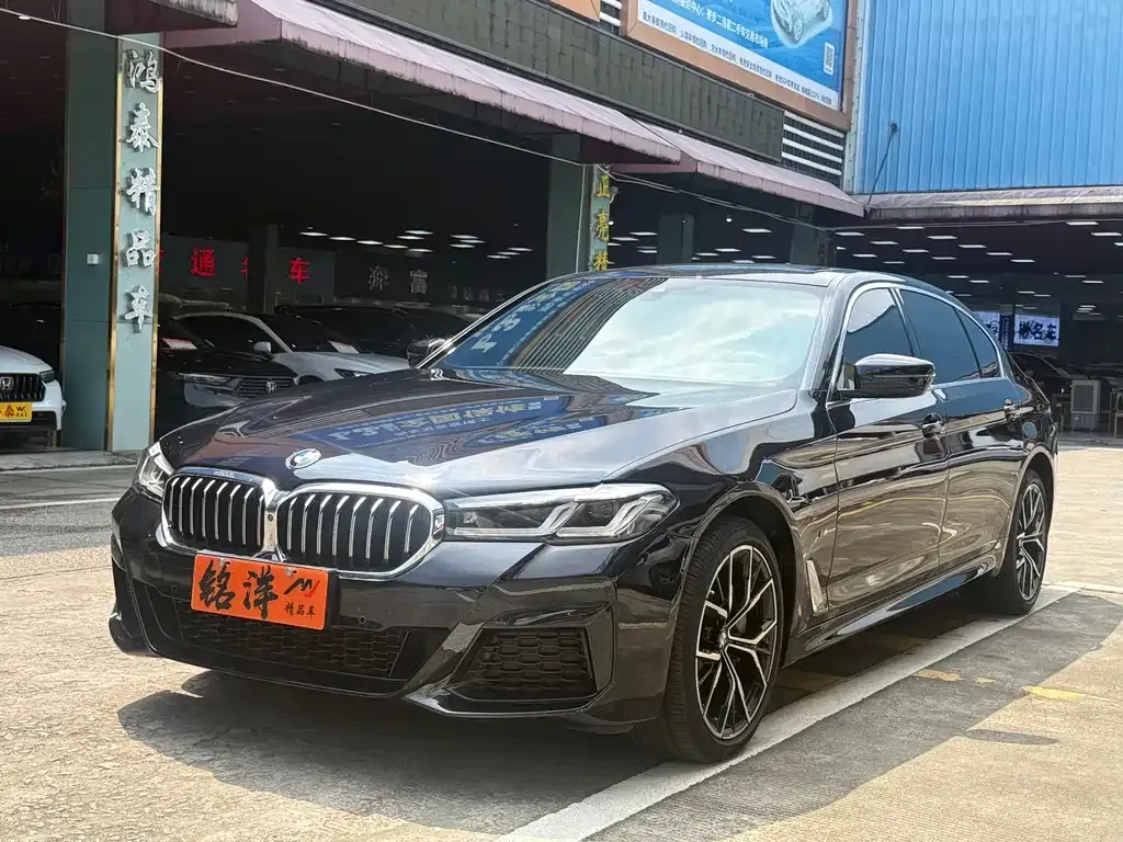 BMW 5 Series — фото 1