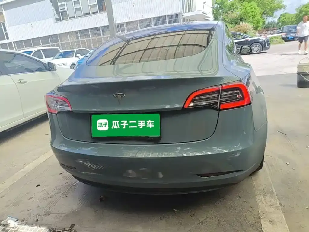 Tesla Model 3 — фото 5