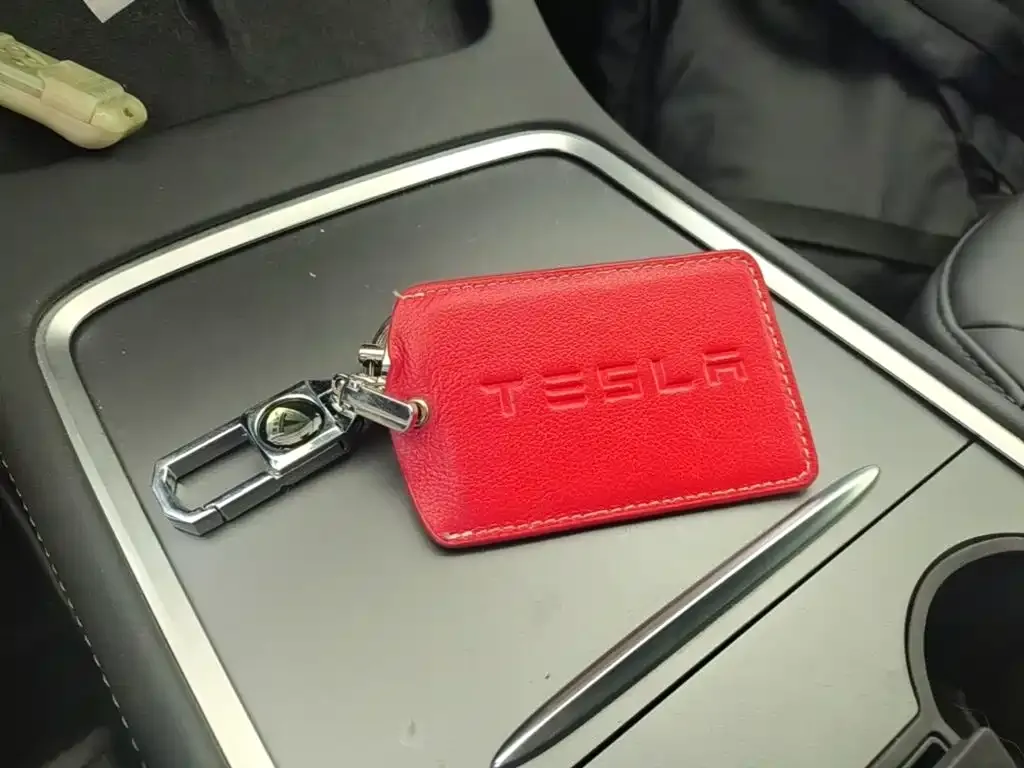 Tesla Model 3 — фото 2