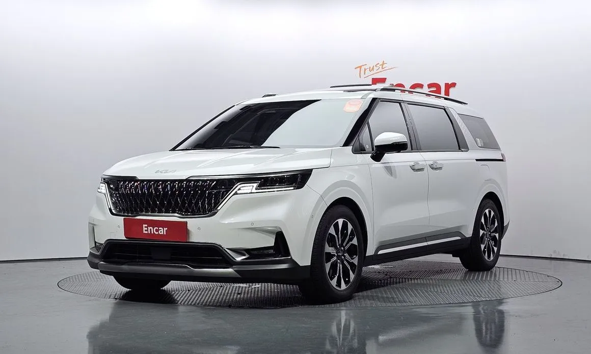Kia Carnival — фото 1