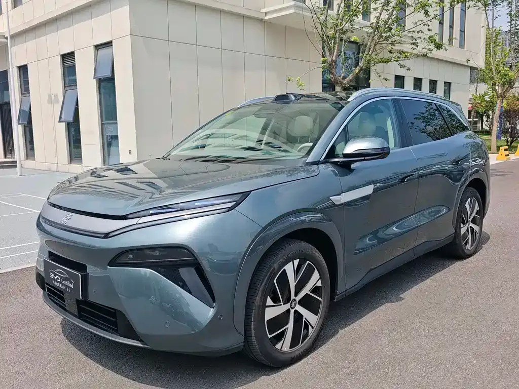 BYD Tang L — фото 1