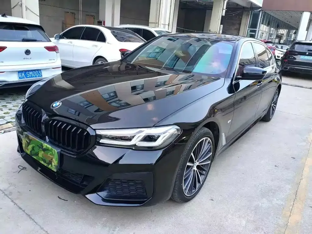 BMW 5 Series — фото 1