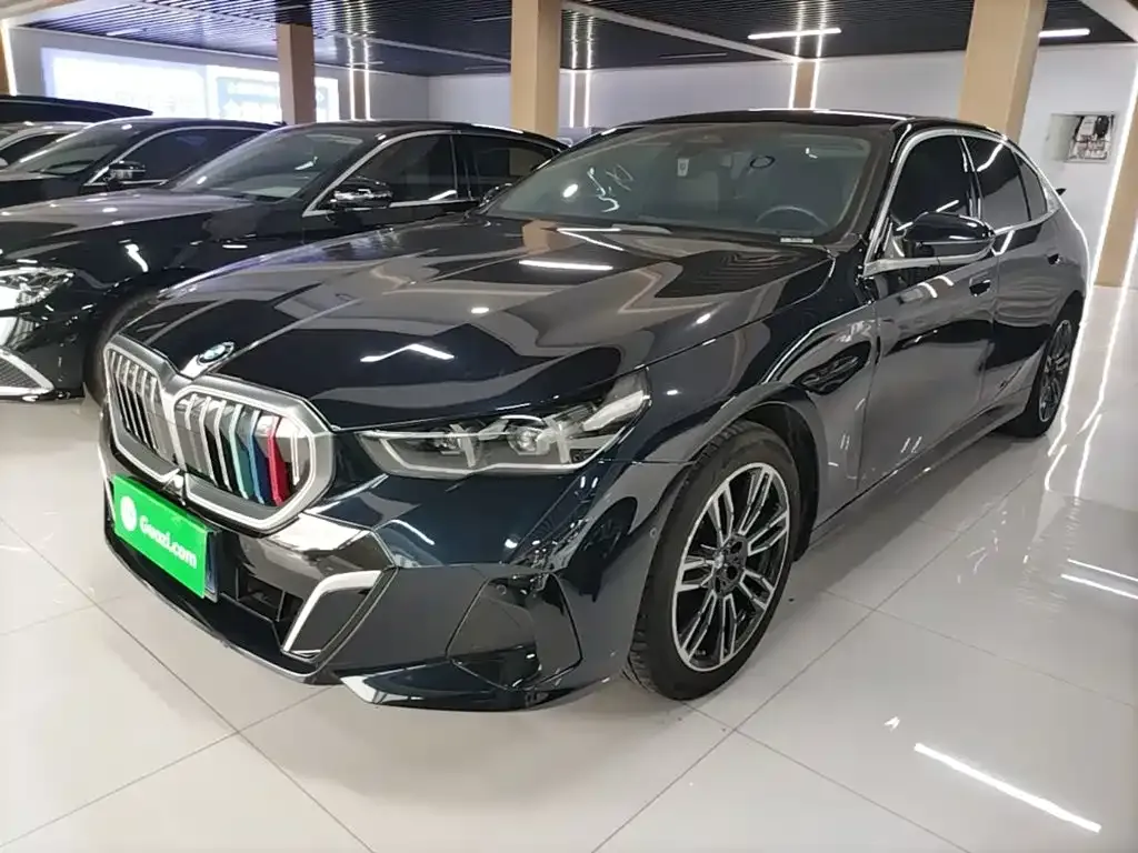 BMW 5 Series — фото 10