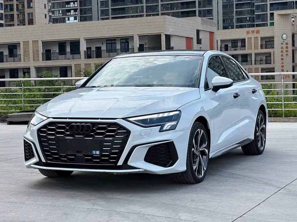 Audi A3 — фото 1