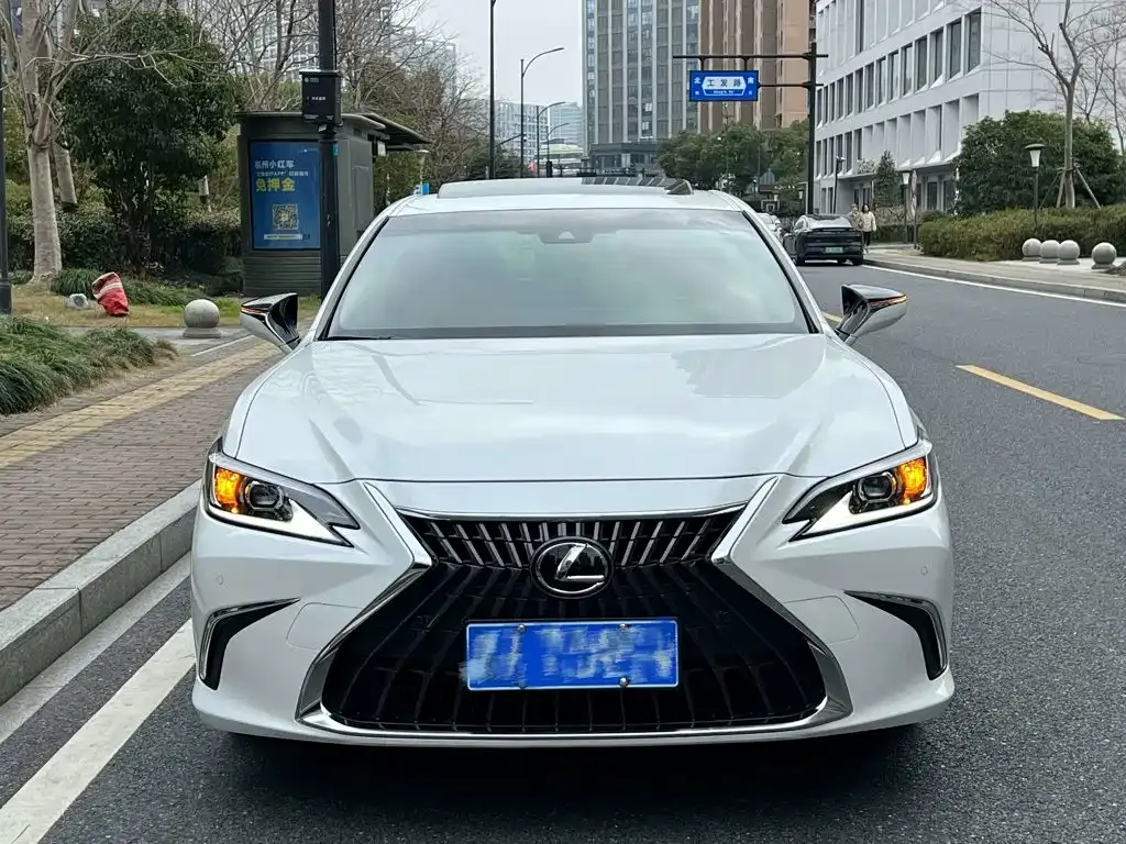 Lexus ES — фото 9