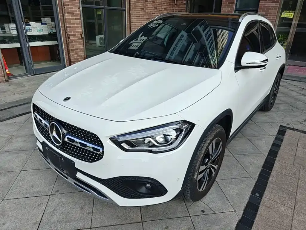 Mercedes-Benz GLA — фото 1
