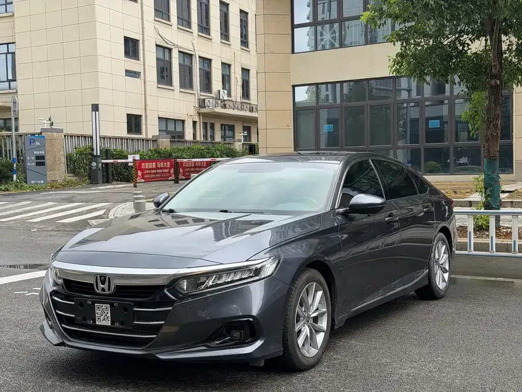 Honda Accord — фото 1