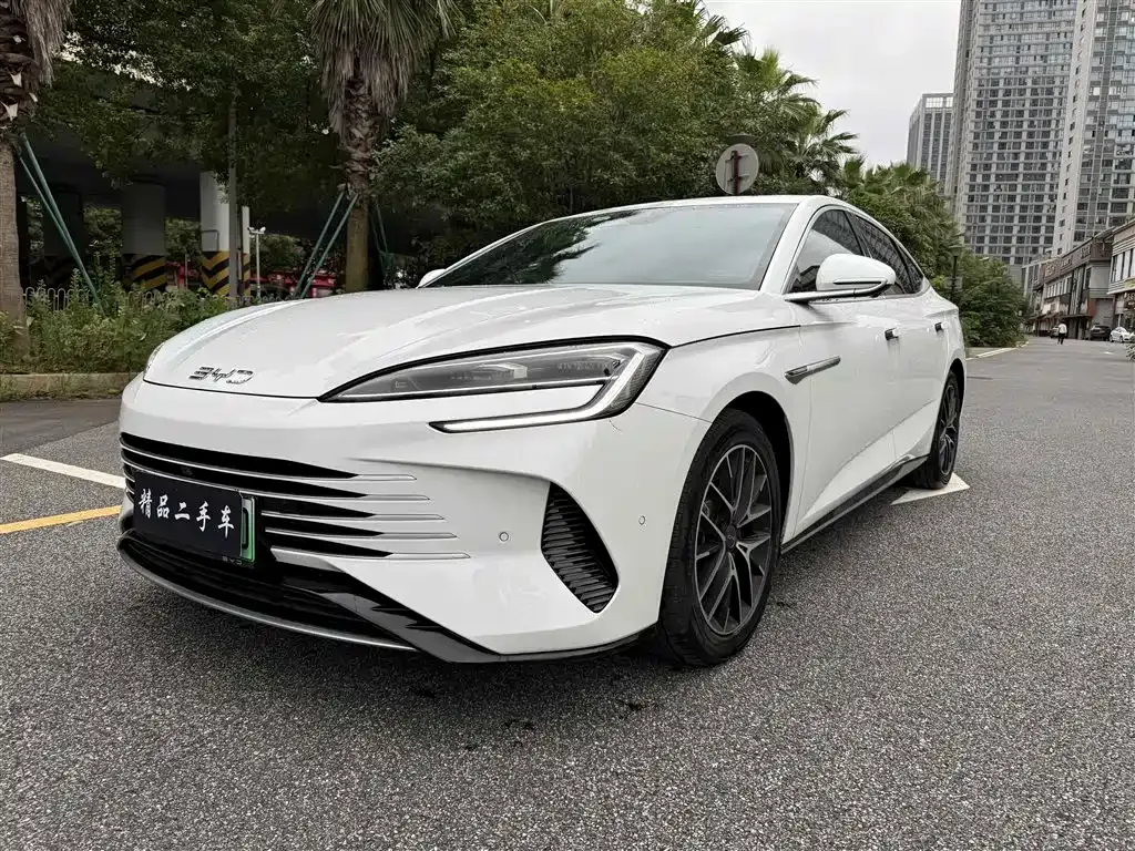 BYD Seal — фото 1